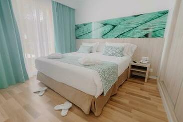 アパートホテル Comitas Floramar