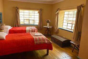 Hostel Casona Checacupe