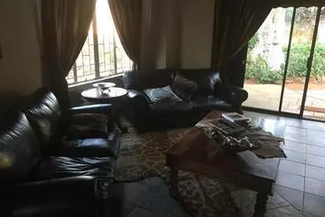 Bed and Breakfast Baobab Lane Lodge