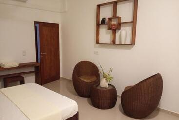 مبيت وإفطار Colibri Villa