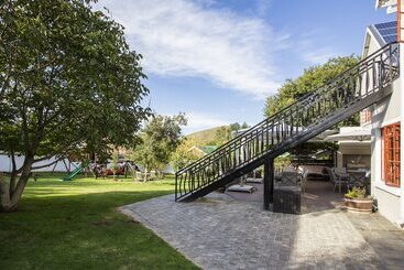 호텔 The Browns  Luxury Guest Suites