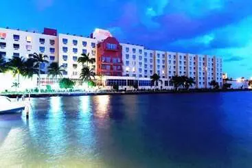 فندق Ramada By Wyndham Princess Belize City