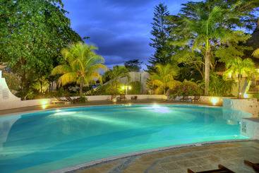 Hotel Casuarina Resort And Spa