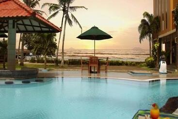 酒店 The Jayakarta Anyer Beach Resorts