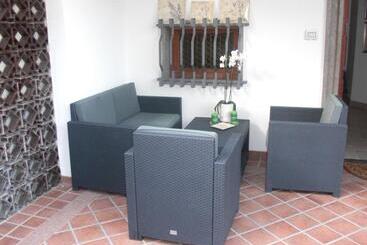 Bed and Breakfast La Maison Blanche