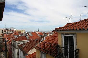 پانسیون Bairro House Lisbon Charming Suites