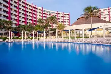 Hotel Crown Paradise Club Cancun   All Inclusive