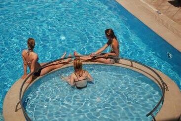 فندق Albatros Spa & Resort