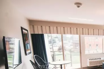 Hotelli Inn On Water Street