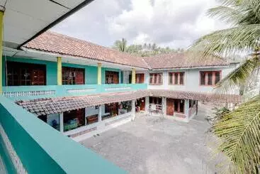 Hotel Losmen Parikesit