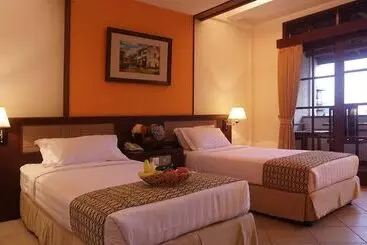 Otel Pines Garden Resort