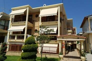 بنسيون House Sartios