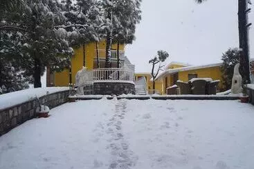 Resort Justa Mukteshwar Retreat & Spa
