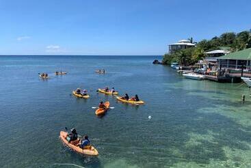 استراحتگاه Seabreeze Inn