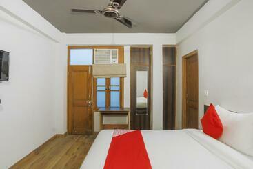 Flagship Hotel Discovery Near Pvr Ansal Plaza Greater Noida