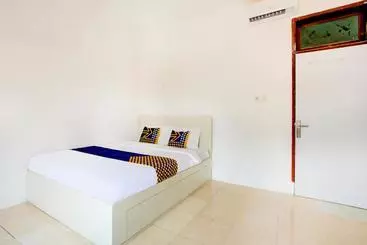 Hotel Vaccinated Staff Spot On 3928 Terrace House Syariah