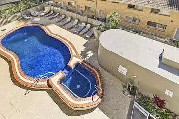 Broadbeach Travel Inn Apartments