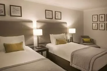 هتل De Vere Wokefield Estate