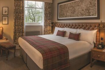 호텔 De Vere Wokefield Estate