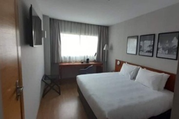 ホテル Ramada By Wyndham Valencia Almussafes