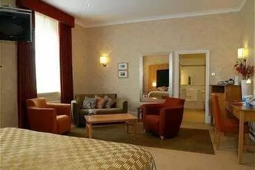 Ponsbourne Park Hotel