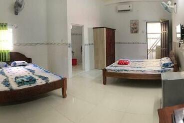 تختخواب و صبحانه Nha Nghi 79