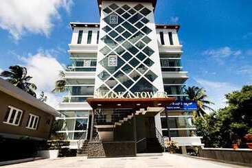 Fabhotel Prime Suloka Towers   500m From View Point, Kaveri River