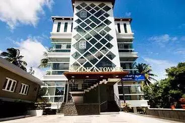 Fabhotel Prime Suloka Towers   500m From View Point, Kaveri River