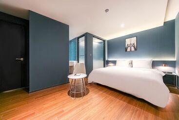 Hotel Pohang Brown Dot