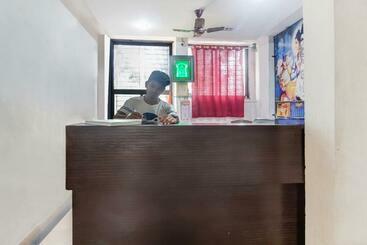 בית מלון כפרי Spot On 44704 Harihar Lodging And Yatri Niwas