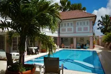 ユースホステル Kamerlingh Villa