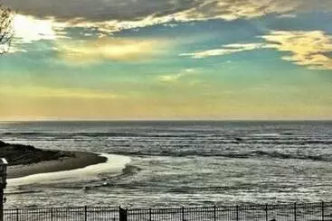 مُتل Marginal Way House