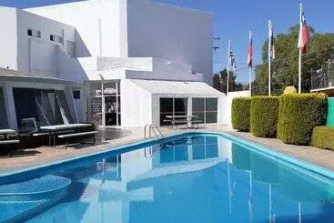 Hotel Leo