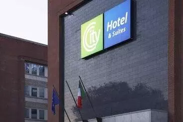 City Hotel & Suites