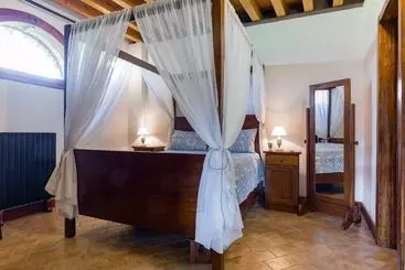 Majatalo Medieval Relais   Top Location