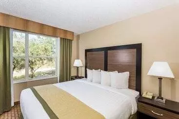 Hotelli Baymont By Wyndham Fort Myers Airport