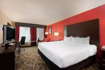 Отель La Quinta Inn & Suites New River Gorge National Park