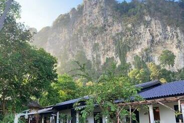 Simple House Ao Nang B&b