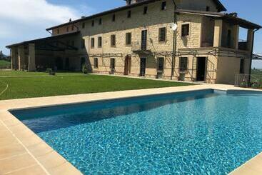 펜션 Dt Cascina Gabannone