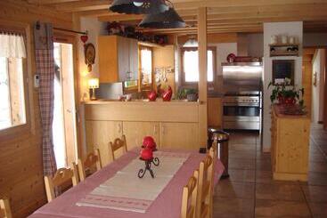 Bed And Breakfast Chalet Manava