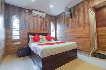 Hotel Oyo 26990 Ivory Grande