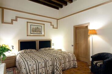 هتل Foscari Palace