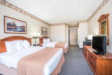 Hotel Elevation Inn & Suites, Trademark Collection By Wyndham