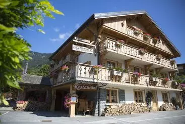 호텔 Les Chalets De La Griyotire