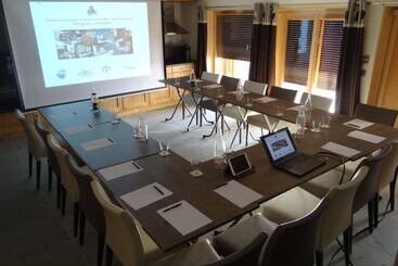 ホテル Les Chalets De La Griyotire