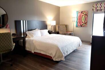 Отель Hampton Inn Greensburg