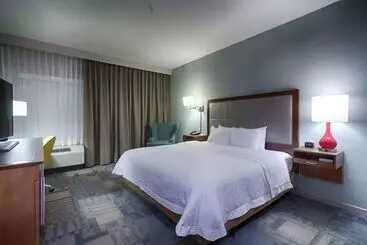 هتل Hampton Inn Salina