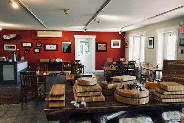 Bed and Breakfast The Water's Edge Inn & Gallery