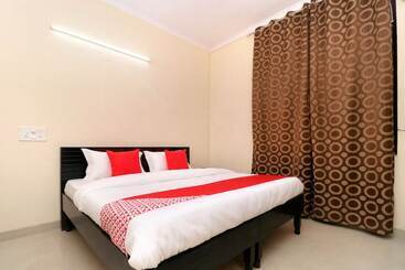 Hotel Sunroof By Oyo Rooms