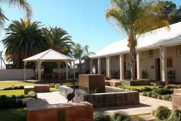 Majatalo Ou Skool Guesthouse
